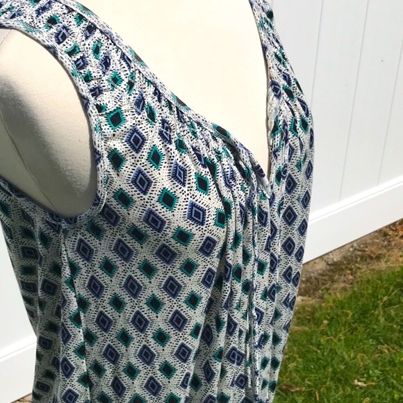 Max Studio White/Black/Blue Green Print Smocked Neckline Tank Top Size Medium - Picture 4 of 16